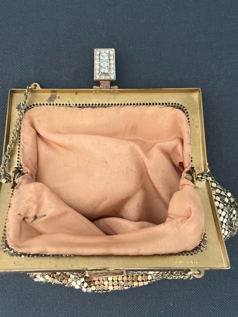Vintage Whiting & Davis Gold Metal Mesh Evening Clutch with Chain - Picture 4 of 7